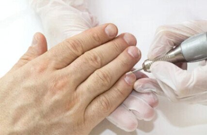 Professionelle Maniküre La Bellaposa Schmitten